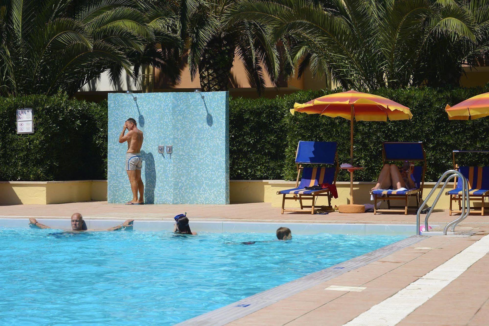 Oasis Aparthotel