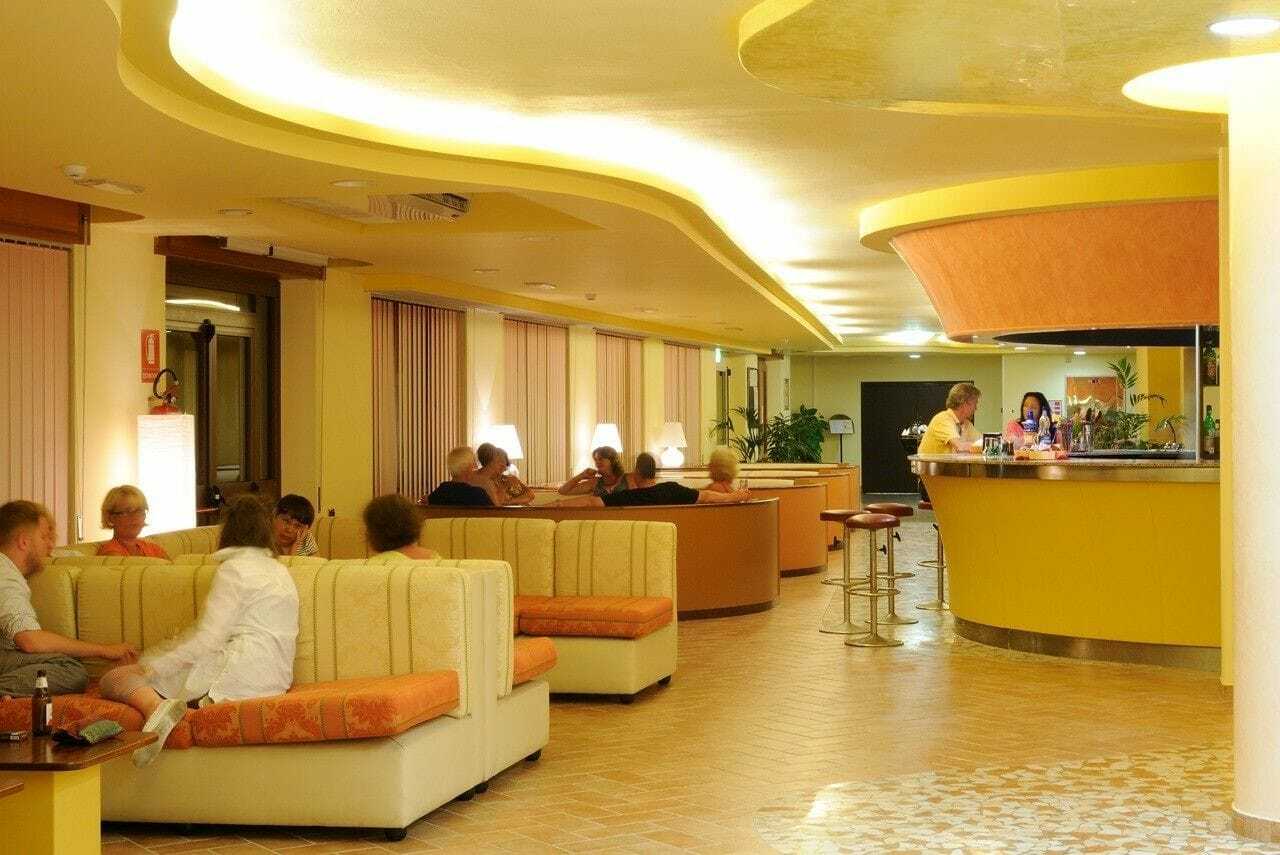 Oasis Aparthotel